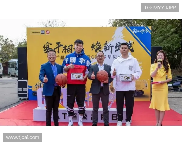 篮球球星与足球巨星首次见面:跨界碰撞引发热议与期待 篮球球星与足球巨星首次见面:跨界碰撞引发热议与期待