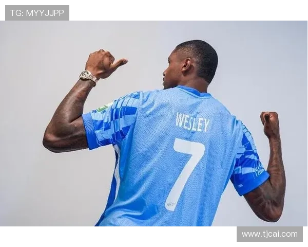 足球场中分最帅球星：他们以独特魅力征服球迷的心和眼球